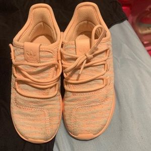 Little girls adidas tubular size 9c